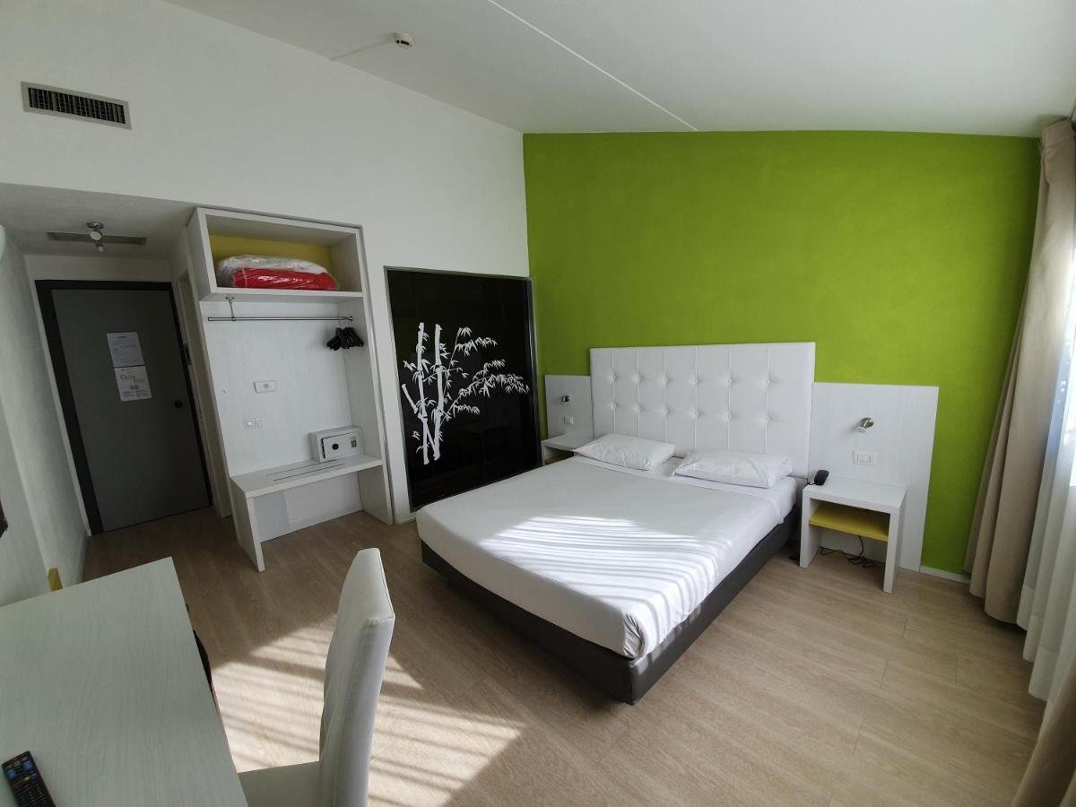 Green Hotel Motel Vergiate Esterno foto