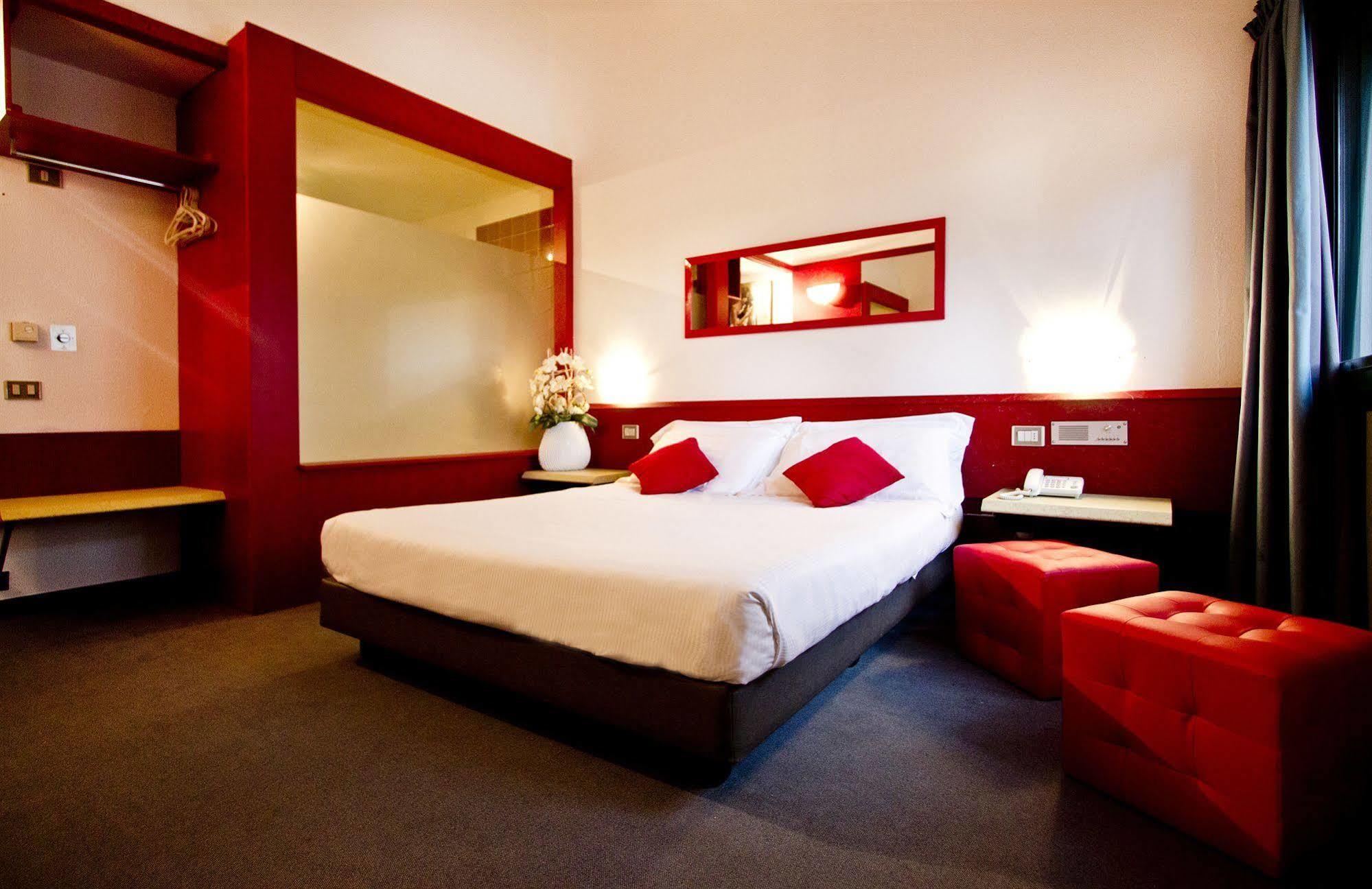 Green Hotel Motel Vergiate Esterno foto